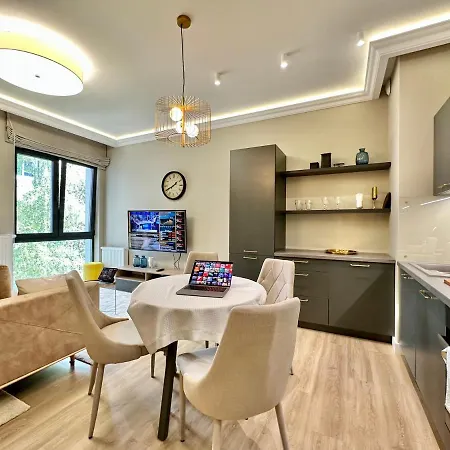 Apartment Nemo Fast Wifi 75'tv Netflix Hbo Disney+ Warsaw
